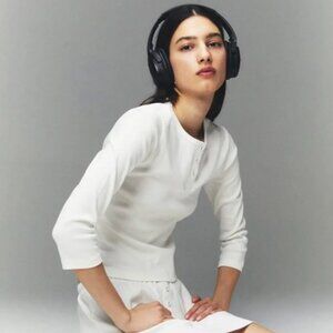 GLOWNY WHITE 3/4 BUTTON FLY TEE